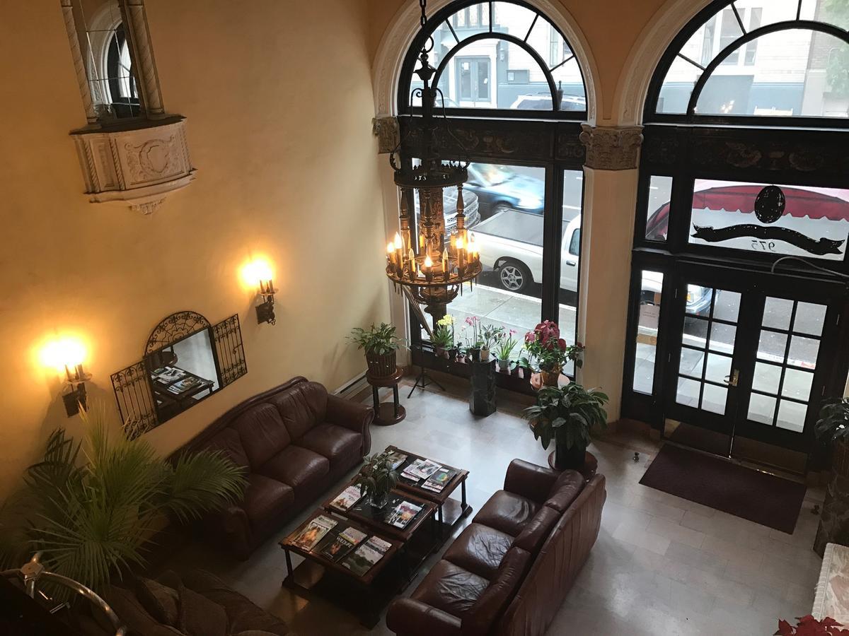 Hotel Mayflower